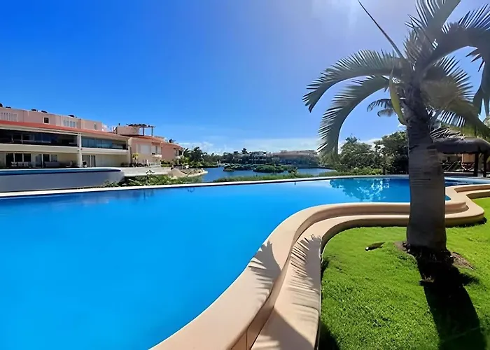 Bay Blue 2br On The Lagoon Next To The