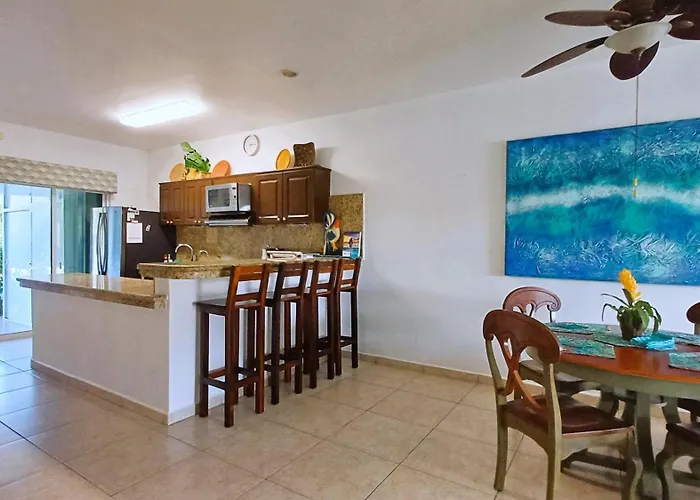Bay Blue 2br On The Lagoon Next To The Holiday home