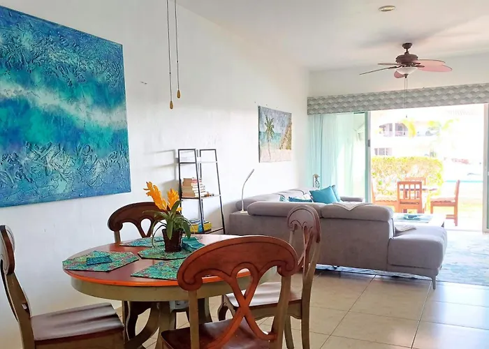 Bay Blue 2br On The Lagoon Next To The Holiday home *