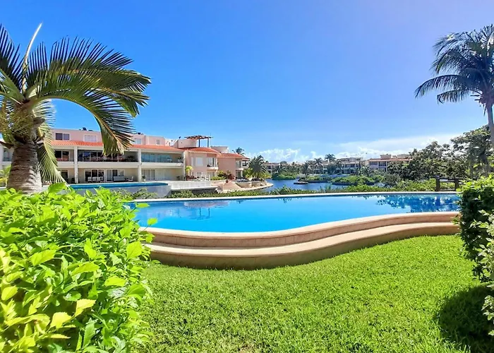 Bay Blue 2br On The Lagoon Next To The *