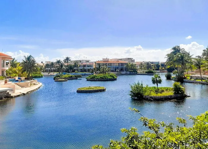 Bay Blue 2br On The Lagoon Next To The *