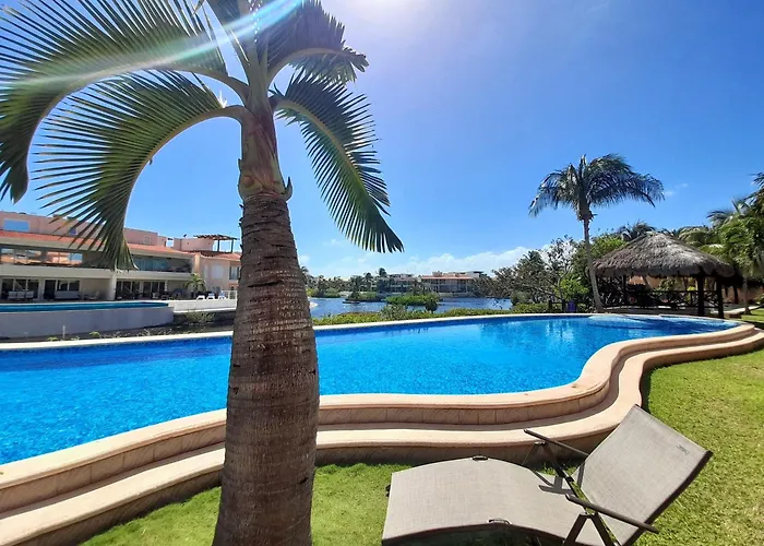 Bay Blue 2br On The Lagoon Next To The Holiday home Puerto Aventuras